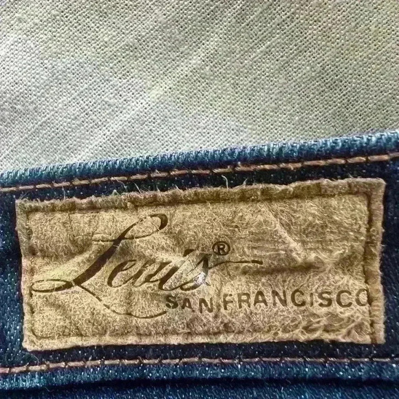 Levi’s Classic Curve Boot Cut Jeans size 12 excellent condition. No flaws. - Picture 2 of 12